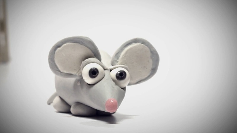 Ratón modelado en plastilina